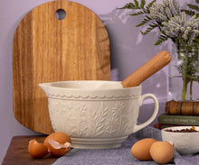 Load image into Gallery viewer, Mason Cash In The Meadow Batter Bowl 1.9Litre Cream

