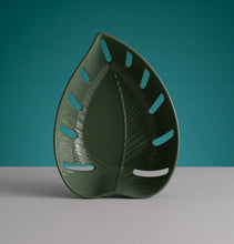 Load image into Gallery viewer, Mason Cash In the Forest Leaf Bread / Fruit Bowl

