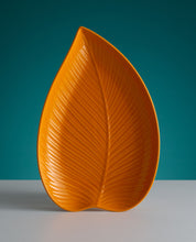 Load image into Gallery viewer, Mason Cash In the Forest Leaf Platter - Medium
