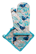 Load image into Gallery viewer, AllGifts Blue Wren Oven Glove &amp; Pot Holder
